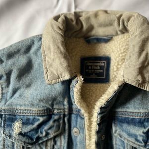 Abercrombie & Fitch Denim Sherpa-Lined Jacket